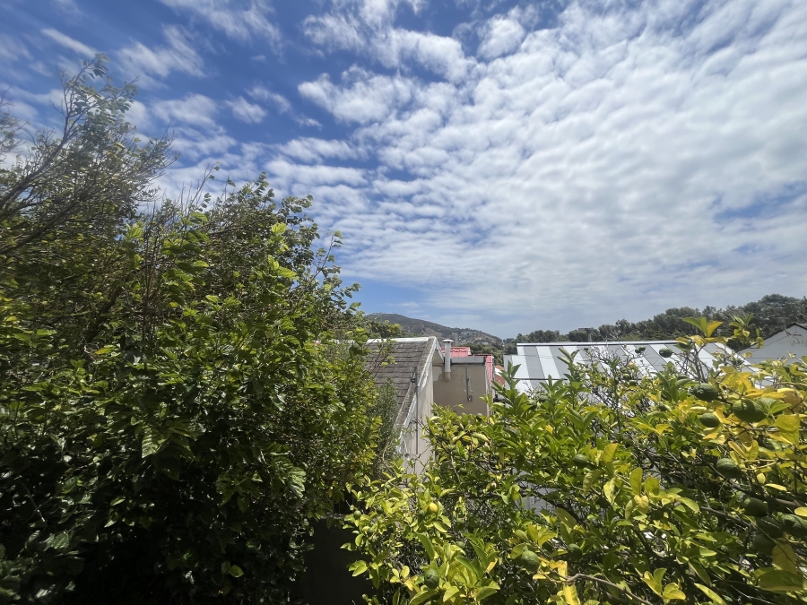 3 Bedroom Property for Sale in Vredehoek Western Cape